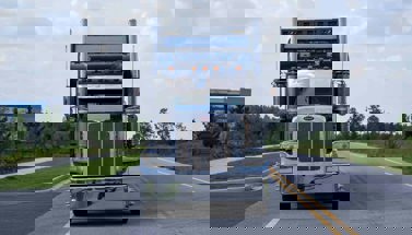 Choosing the Best Domestic Transportation Solution for Your Business