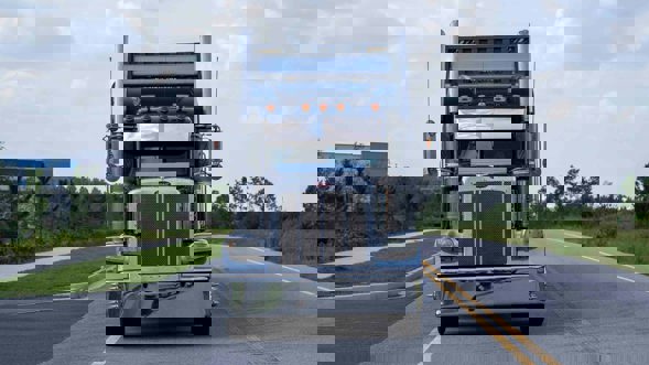 Choosing the Best Domestic Transportation Solution for Your Business